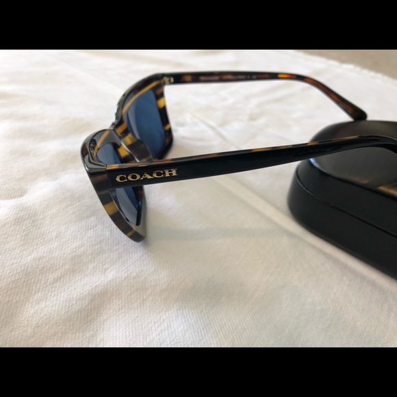 Coach Sunglasses - Picture 3 of 4